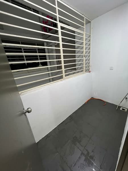 Residensi KepongMas untuk Untuk Disewa - RM 1,200 /bulan, Mac 2026 - Balcony - PropertyGuru.com.my