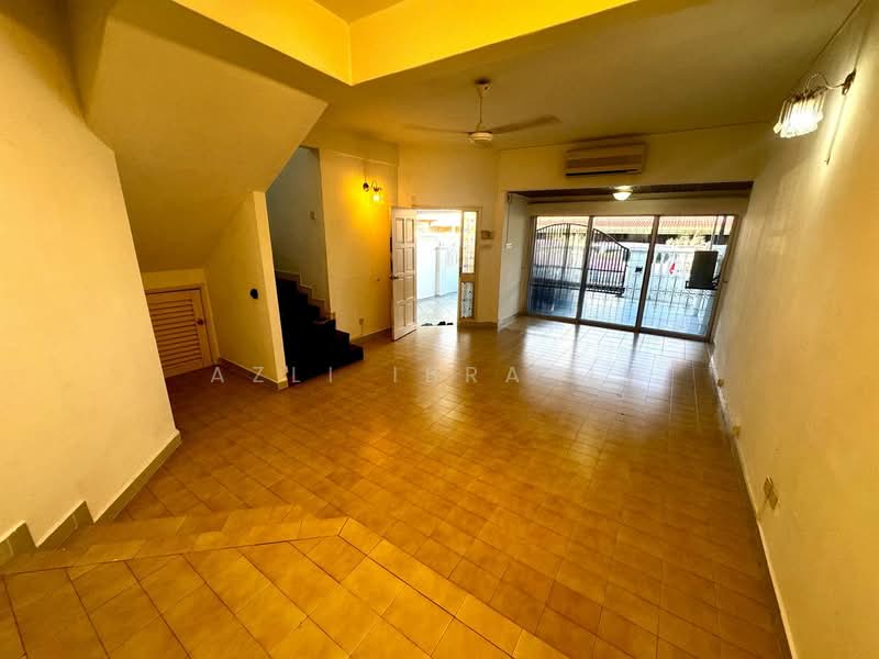 2-storey Terraced House for Sale in Taman TAR (Tun Abdul Razak) (Ampang) - Azli Ibrahim - Living Room - PropertyGuru.com.my