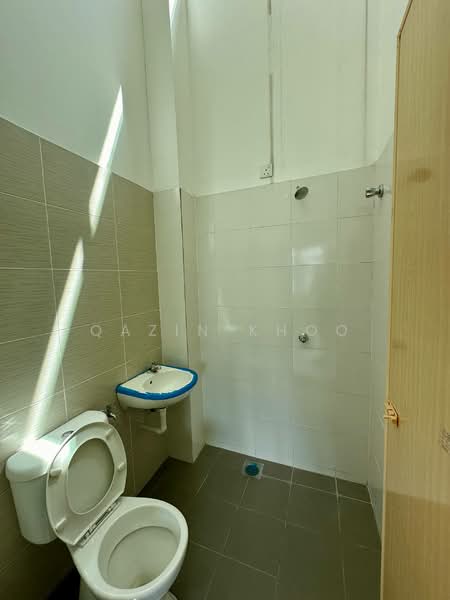 1-storey Terraced House for Sale in Menglembu (Perak) - Qazin Khoo - Bathroom - PropertyGuru.com.my