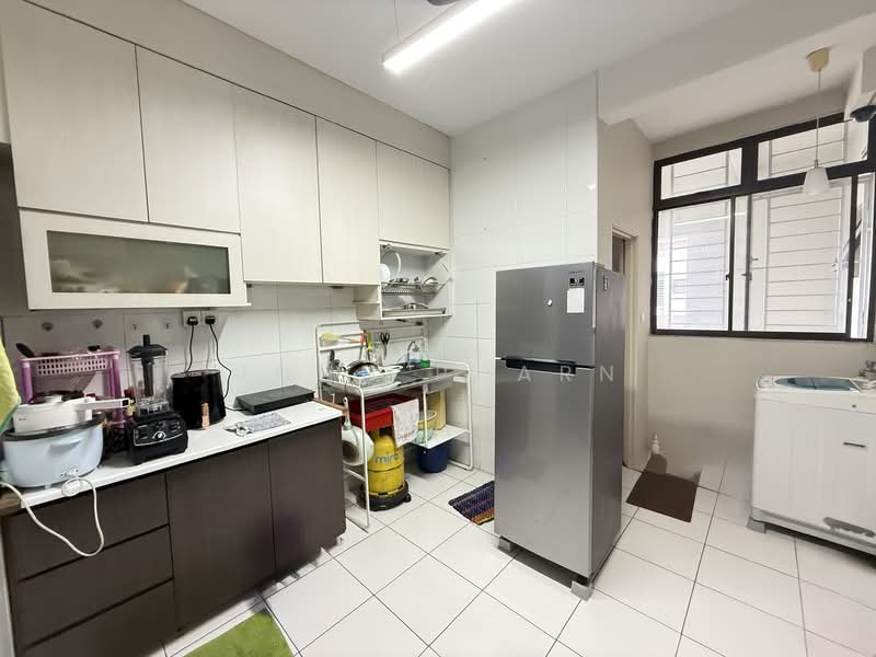 Service Residence for Sale at Sky Gardens Residences - John Pharn - Kitchen - PropertyGuru.com.my