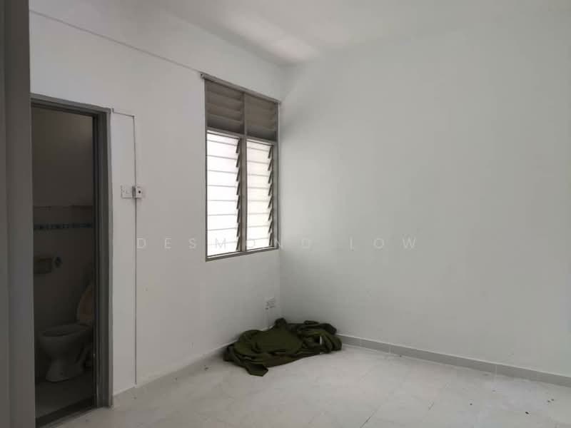 Taman Sri Setia untuk Untuk Dijual - RM 290,000, Mac 2026 - Bathroom - PropertyGuru.com.my