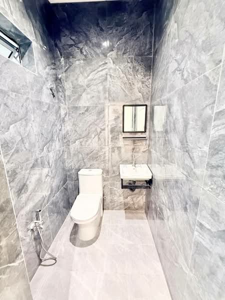 Taman Puchong Indah untuk Untuk Dijual - RM 585,000, Mac 2026 - Bathroom - PropertyGuru.com.my