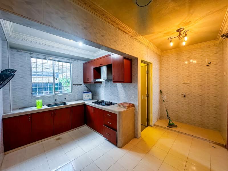 2-storey Terraced House for Sale in Taman Murni (Cheras) - Azli Ibrahim - Kitchen - PropertyGuru.com.my