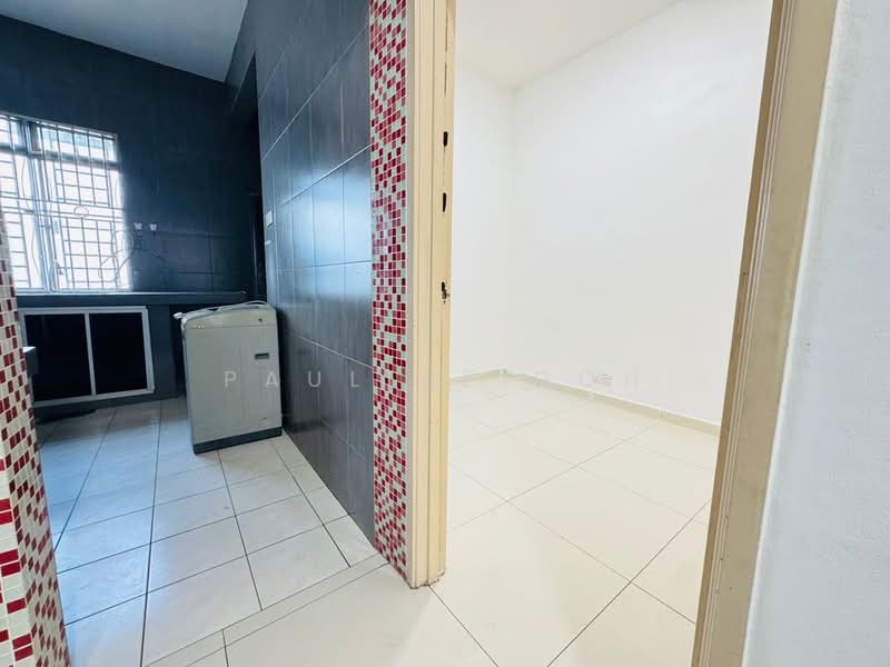 2-storey Terraced House for Sale in Taman Mount Austin (Tebrau) - Pauline Goh - Kitchen - PropertyGuru.com.my