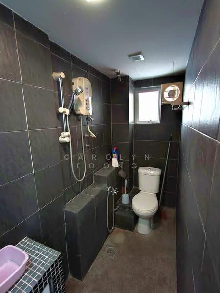 Pangsapuri untuk Dijual di Subang Perdana Goodyear Court 9 - Carolyn Foong - Bathroom - PropertyGuru.com.my