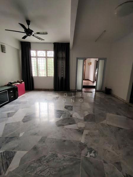 Pangsapuri untuk Dijual di Subang Perdana Goodyear Court 9 - Carolyn Foong - Living Room - PropertyGuru.com.my