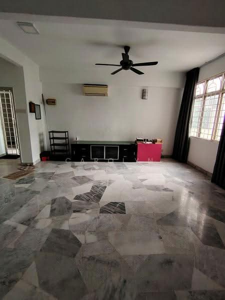 Pangsapuri untuk Dijual di Subang Perdana Goodyear Court 9 - Carolyn Foong - Living Room - PropertyGuru.com.my