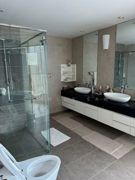 Condominium for Rent at Gurney Paragon - Stanley Saw - Bathroom - PropertyGuru.com.my