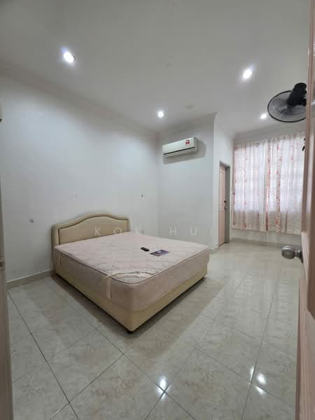 1-storey Terraced House for Sale in Taman Impian Emas (Skudai) - Kok Hui - Bedroom - PropertyGuru.com.my