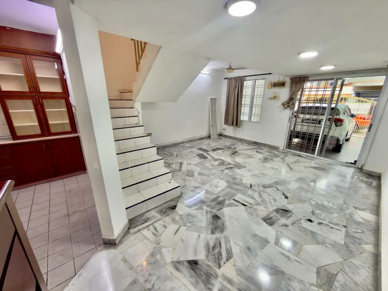 Rumah Teres 2 Tingkat untuk Dijual di Bandar Menjalara (Kuala Lumpur) - Azli Ibrahim - Living Room - PropertyGuru.com.my
