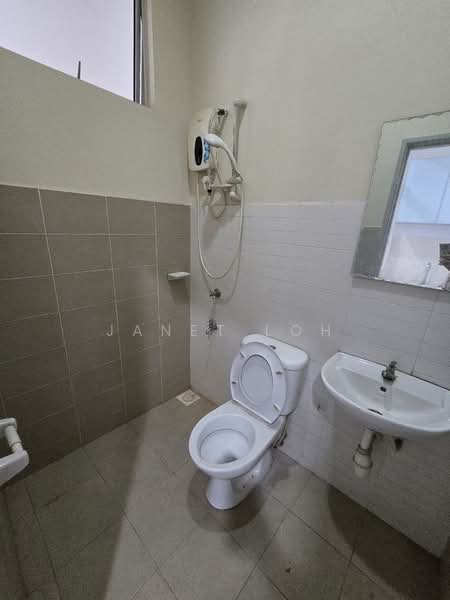 2-storey Terraced House for Sale in Setia Tropika (Johor Bahru) - Janet Loh - Bathroom - PropertyGuru.com.my