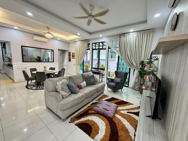 Cluster House for Sale in Eco Majestic (Semenyih) - Azli Ibrahim - Living Room - PropertyGuru.com.my