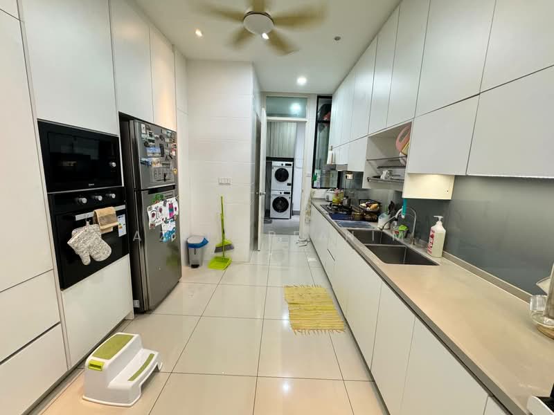 Cluster House for Sale in Eco Majestic (Semenyih) - Azli Ibrahim - Kitchen - PropertyGuru.com.my