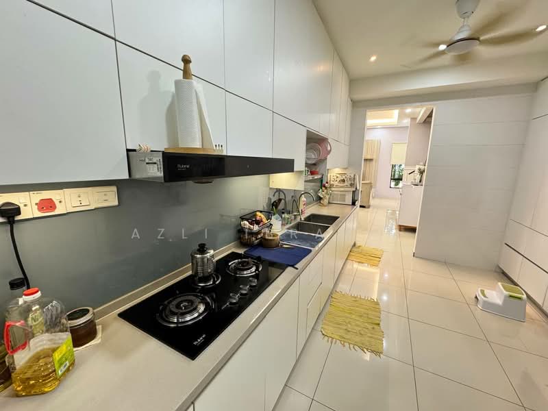 Cluster House for Sale in Eco Majestic (Semenyih) - Azli Ibrahim - Kitchen - PropertyGuru.com.my