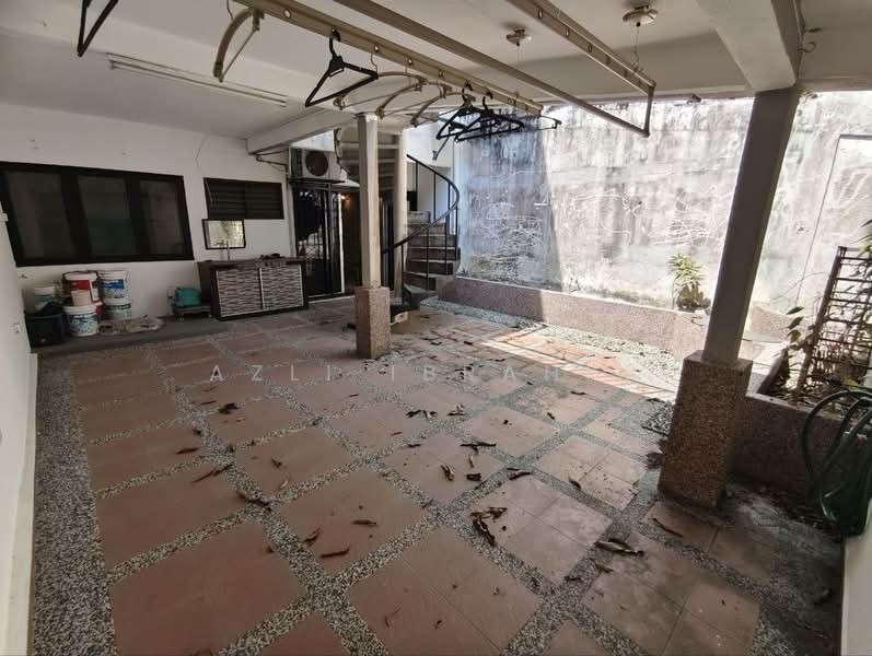 3.5-storey Terraced House for Sale in Taman Kesuma (Ampang) - Azli Ibrahim - Exterior - PropertyGuru.com.my