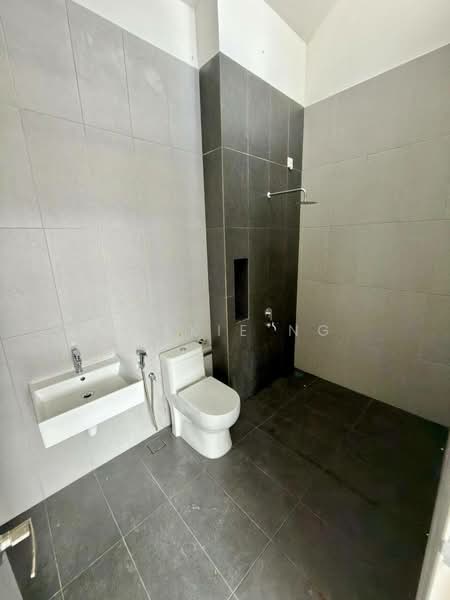 2-storey Terraced House for Sale in Taman Mount Austin (Tebrau) - Veekie Ng - Bathroom - PropertyGuru.com.my