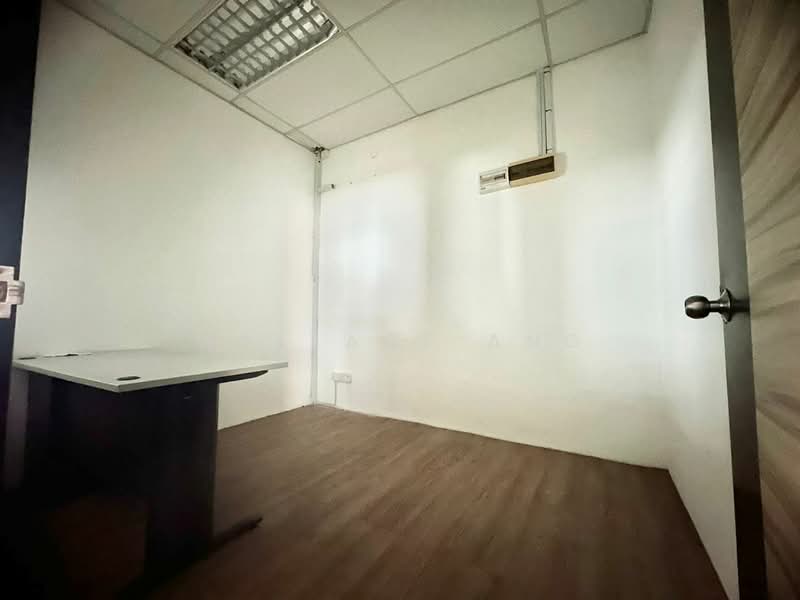 Shop / Office for Rent in Austin (Johor Bahru) - Wallace Ang - Interior - PropertyGuru.com.my