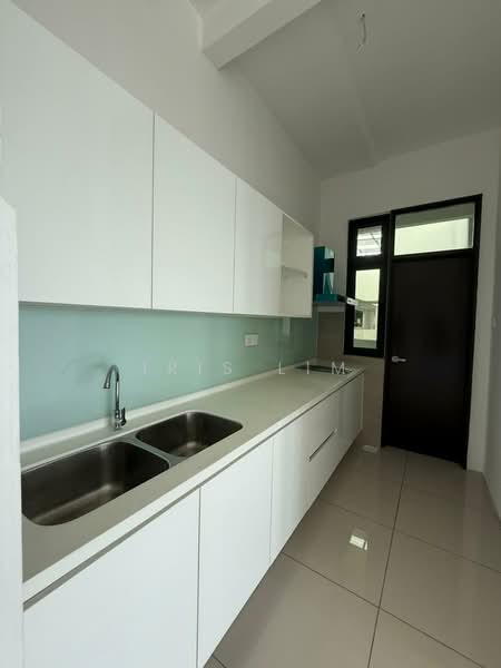 Service Residence for Sale at 8Scape Residence @ Sutera - Iris Lim - Kitchen - PropertyGuru.com.my
