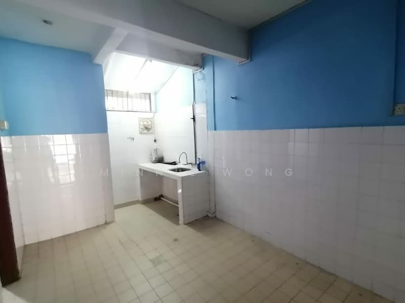 Desa 4, Bandar Country Homes, Rawang untuk Untuk Dijual - RM 390,000, Apr 2026 - Kitchen - PropertyGuru.com.my