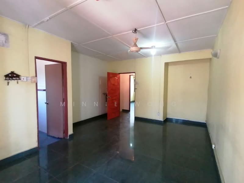 Desa 4, Bandar Country Homes, Rawang untuk Untuk Dijual - RM 390,000, Apr 2026 - Living Room - PropertyGuru.com.my