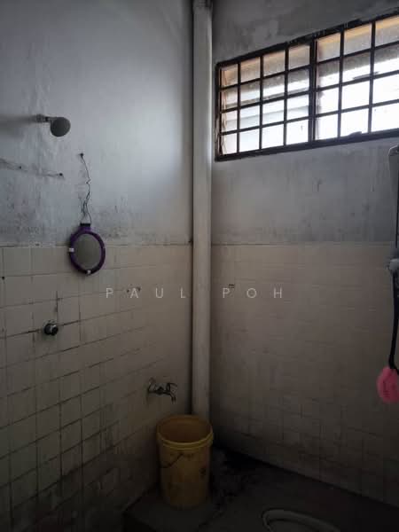Shop for Sale in Taman Universiti (Skudai) - Paul Poh - Bathroom - PropertyGuru.com.my