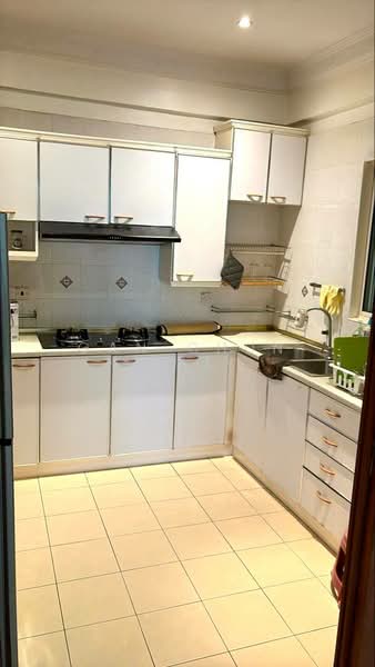 Condominium for Rent at Gold Coast Resort Condominium - Gan Chun Kai - Kitchen - PropertyGuru.com.my