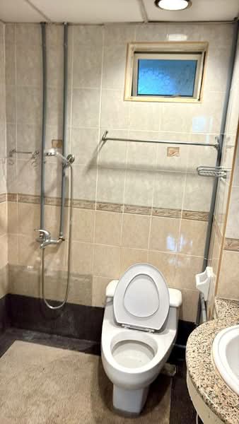 Condominium for Rent at Gold Coast Resort Condominium - Gan Chun Kai - Bathroom - PropertyGuru.com.my