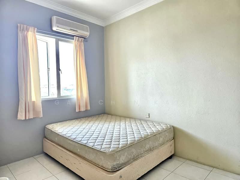 Condominium for Rent at Gold Coast Resort Condominium - Gan Chun Kai - Bedroom - PropertyGuru.com.my
