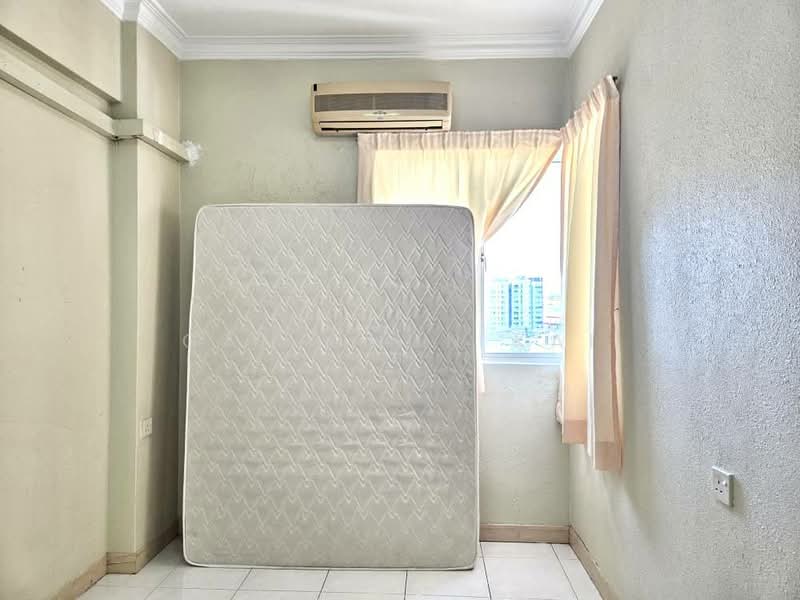 Condominium for Rent at Gold Coast Resort Condominium - Gan Chun Kai - Interior - PropertyGuru.com.my