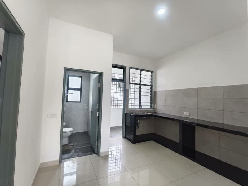 Permas Jaya untuk Untuk Disewa - RM 3,400 /bulan, Mac 2026 - Kitchen - PropertyGuru.com.my
