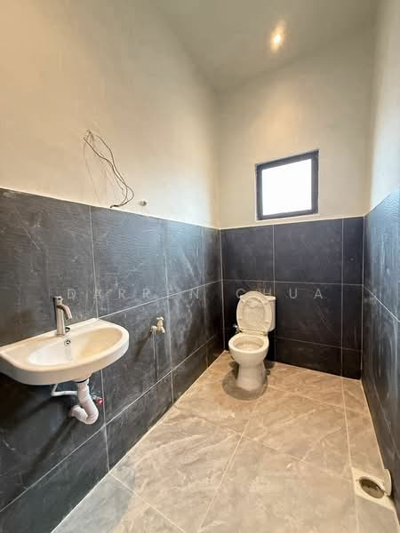 2-storey Terraced House for Sale in Taman Puteri Wangsa (Ulu Tiram) - Darren Chua - Bathroom - PropertyGuru.com.my