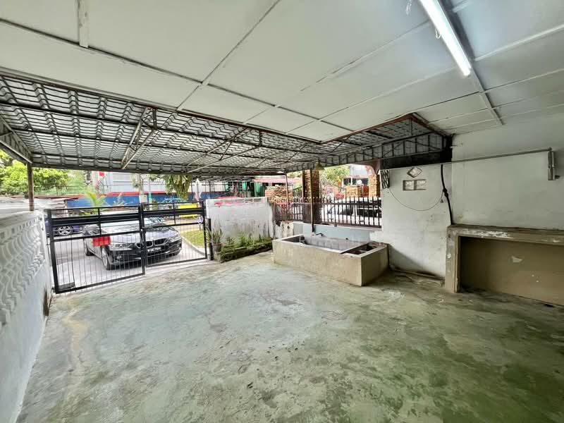 2-storey Terraced House for Sale in Taman Pandan Indah (Ampang) - Azli Ibrahim - Exterior - PropertyGuru.com.my