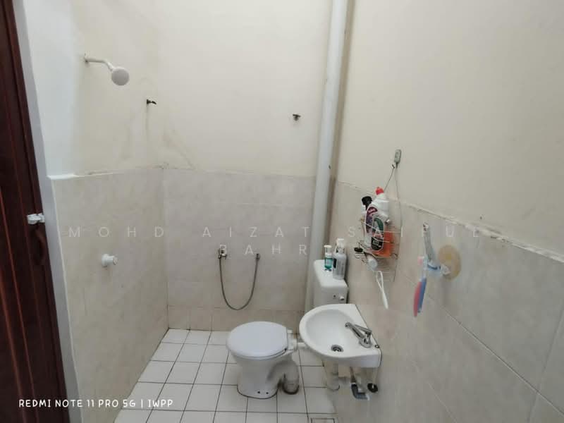 Taman Putra Perdana untuk Untuk Dijual - RM 380,000, Mac 2026 - Bathroom - PropertyGuru.com.my