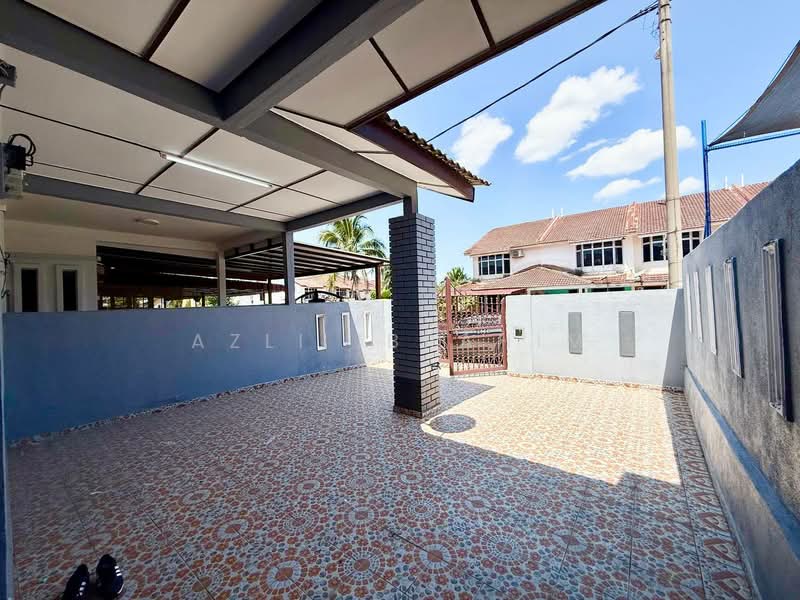 1-storey Terraced House for Sale in Bandar Rinching Seksyen 4 (Semenyih) - Azli Ibrahim - Exterior - PropertyGuru.com.my