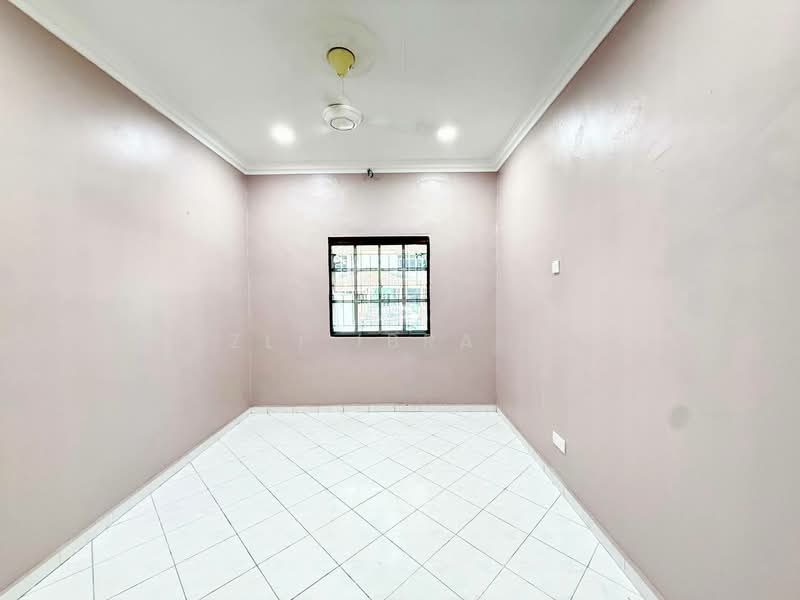 1-storey Terraced House for Sale in Bandar Rinching Seksyen 4 (Semenyih) - Azli Ibrahim - Interior - PropertyGuru.com.my