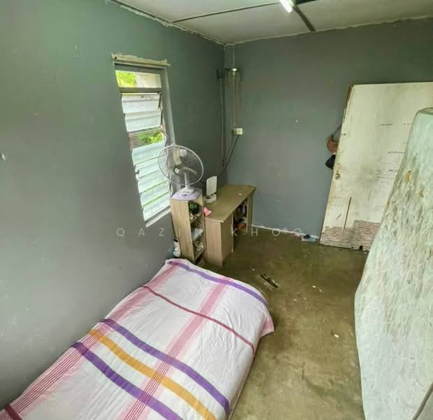 2-storey Terraced House for Sale in Taman Ampang (Ipoh) - Qazin Khoo - Bedroom - PropertyGuru.com.my