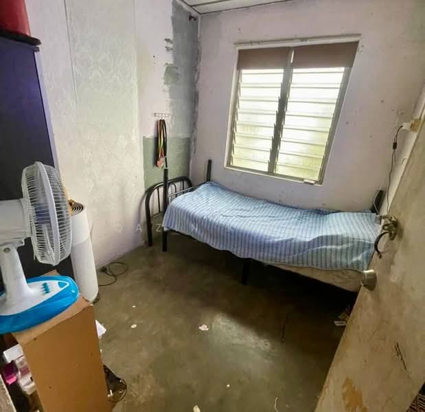 2-storey Terraced House for Sale in Taman Ampang (Ipoh) - Qazin Khoo - Bedroom - PropertyGuru.com.my