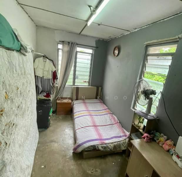 2-storey Terraced House for Sale in Taman Ampang (Ipoh) - Qazin Khoo - Bedroom - PropertyGuru.com.my