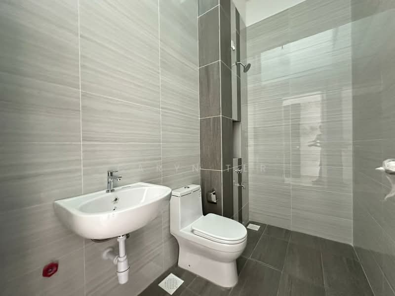 Semi-Detached House for Sale in Bandar Putra (Kulai) - Caryn Ter - Bathroom - PropertyGuru.com.my
