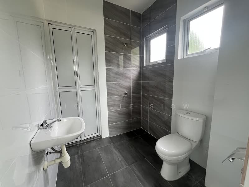 Terraced House for Sale in Kajang (Selangor) - Michelle Siow - Bathroom - PropertyGuru.com.my