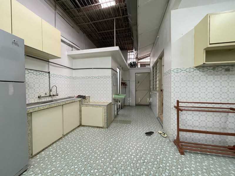Lorong Delima 18, Single-storey terrace untuk Untuk Dijual - RM 795,000, Mac 2026 - Kitchen - PropertyGuru.com.my