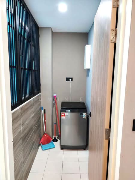 Condominium for Rent at QuayWest Residence - Edwin Ewe - Yard - PropertyGuru.com.my