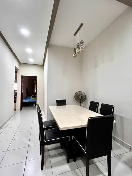 Bandar Putra ( Renovated ) Single Storey Terrace House untuk Untuk Dijual - RM 528,000, Mac 2026 - Dining Room - PropertyGuru.com.my