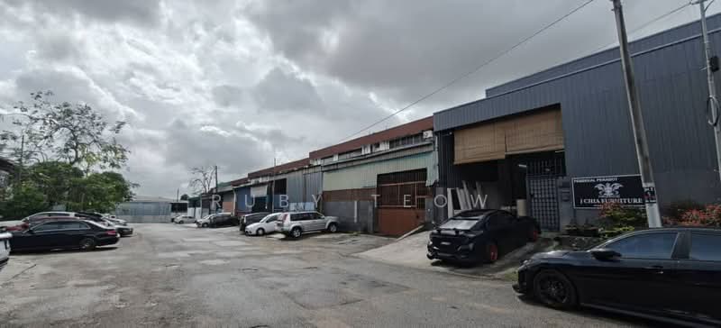 Kilang untuk Disewa di Taman Desa Cemerlang (Ulu Tiram) - Ruby Teow - Exterior - PropertyGuru.com.my