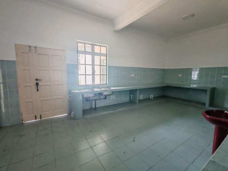 Semi-Detached House for Sale in Bandar Putra (Kulai) - Caryn Ter - Kitchen - PropertyGuru.com.my