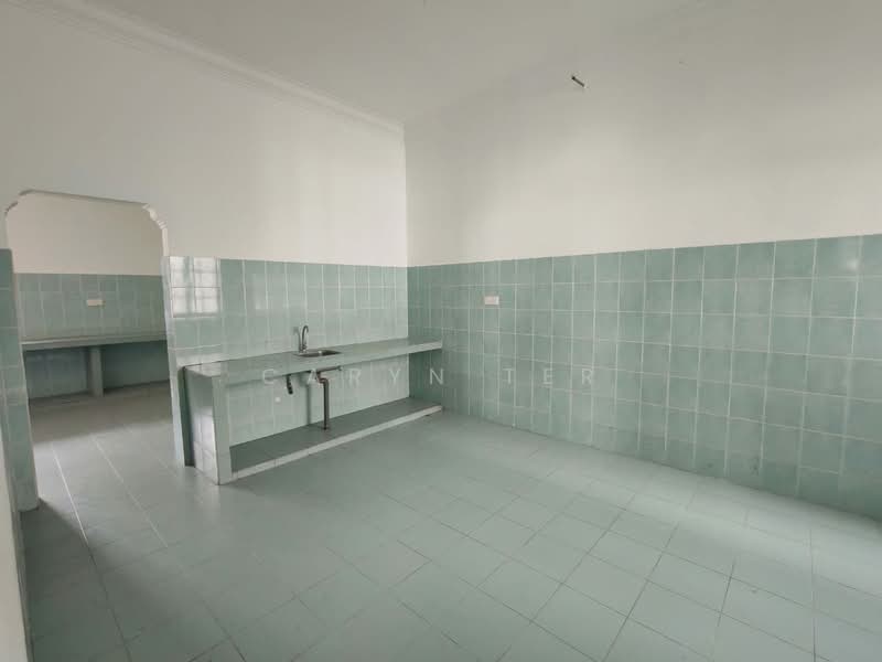 Semi-Detached House for Sale in Bandar Putra (Kulai) - Caryn Ter - Kitchen - PropertyGuru.com.my