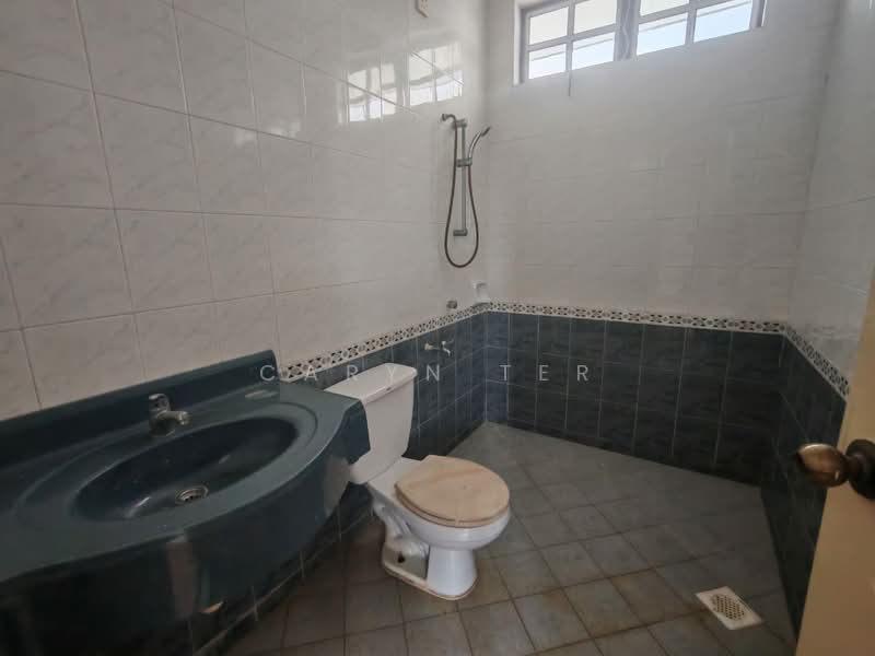 Semi-Detached House for Sale in Bandar Putra (Kulai) - Caryn Ter - Bathroom - PropertyGuru.com.my