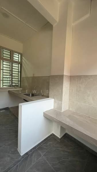 1.5-storey Terraced House for Sale in Taman Pelangi Indah (Ulu Tiram) - Lewis Tai - Kitchen - PropertyGuru.com.my