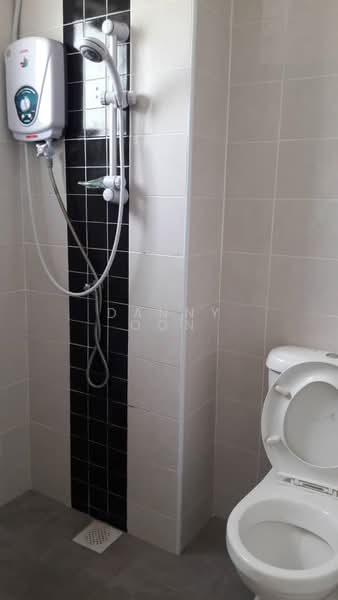 Pelangi Heights 2 untuk Untuk Disewa - RM 1,450 /bulan, Mac 2026 - Bathroom - PropertyGuru.com.my