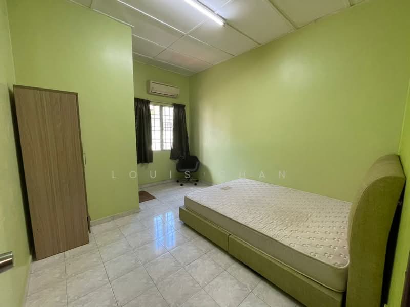 2-storey Terraced House for Rent in Bandar Bukit Tinggi 2 (Klang) - Louis Chan - Bedroom - PropertyGuru.com.my